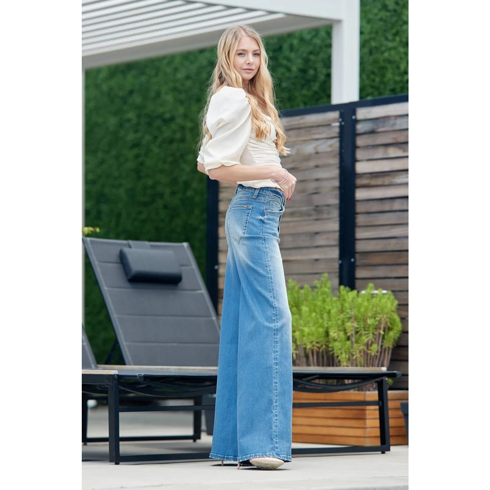 -HIGH RISE SUPER WIDE LEG WITH STRETCH NONDISTRESSED