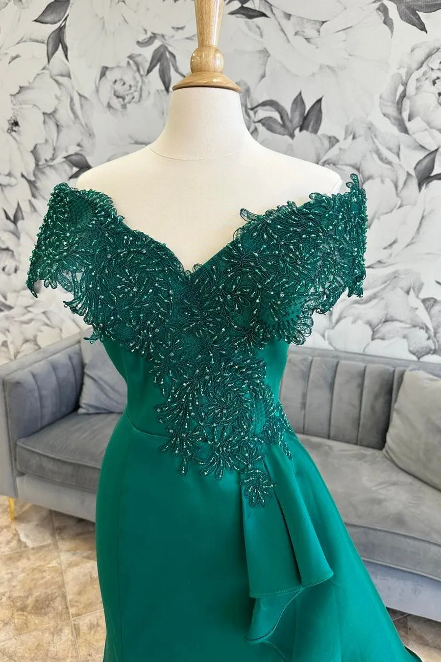 Emerald Applique Off-the-Shoulder Trumpet Long Formal Dress