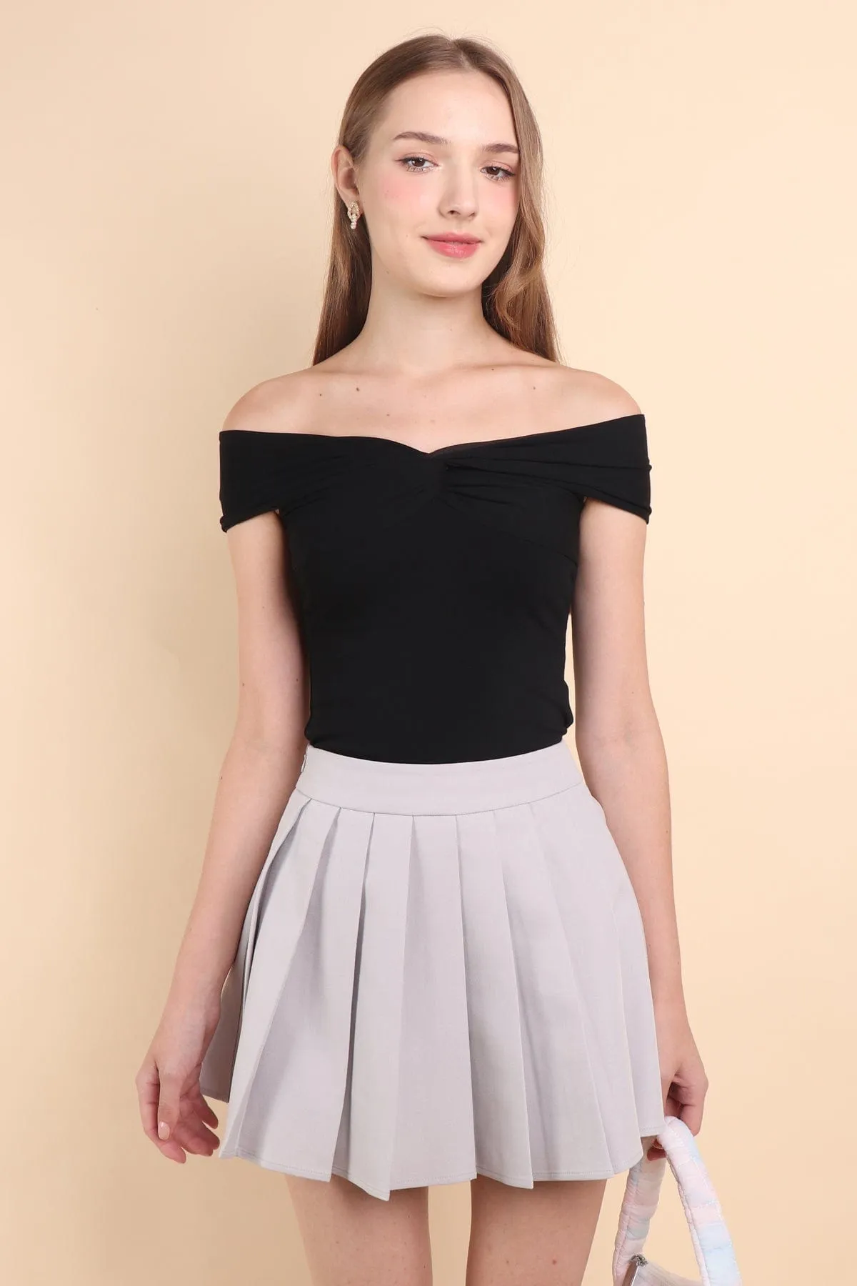 KERRA TWIST KNOT TOP IN BLACK